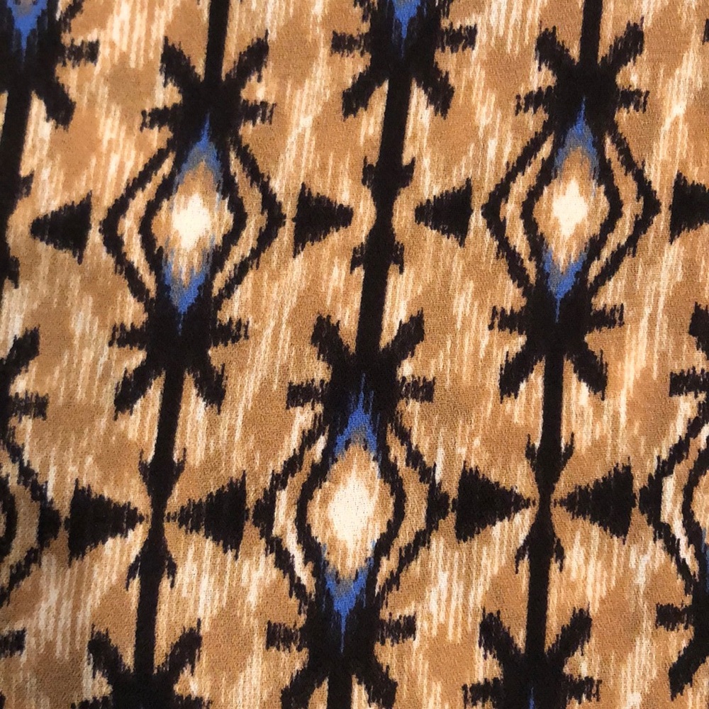 Cold-shoulder patterned blouse - Picture 2 of 4